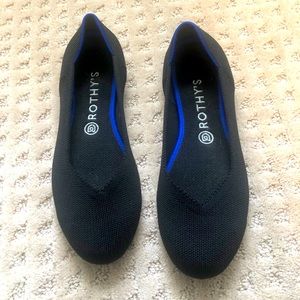 Black Rothy’s flats